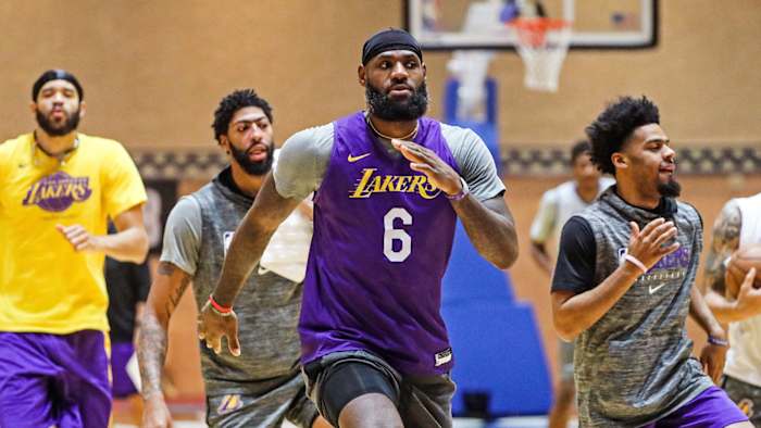 LeBron James and the Lakers practice in Orlando