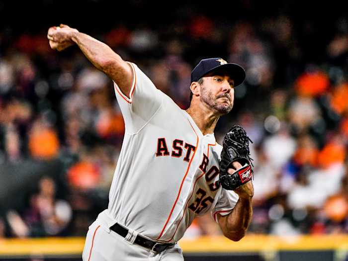 Justin Verlander throwing a pitch.