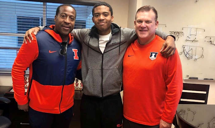 Four-star 2021 wing forward Brandon Weston posses for a picture with Illinois head coach Brad Underwood (right) and Ronald 'Chin' Coleman (left).