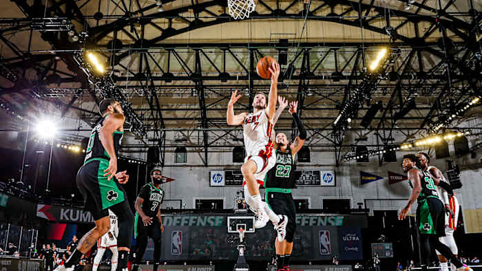 Goran Dragic jumps to the hoop