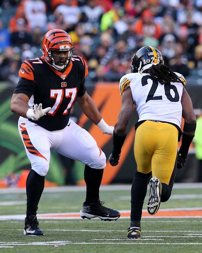 Bengals offensive tackle Cordy Glenn (77) pass blocks against Steelers inside linebacker Mark Barron (26).