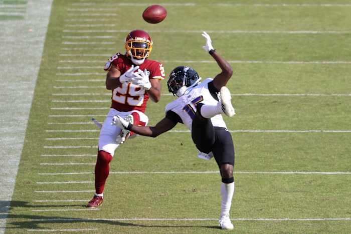 Kendall Fuller INT Balt © Geoff Burke  2020 Oct 4