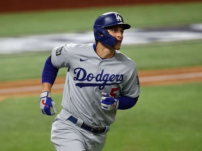 corey-seager-running
