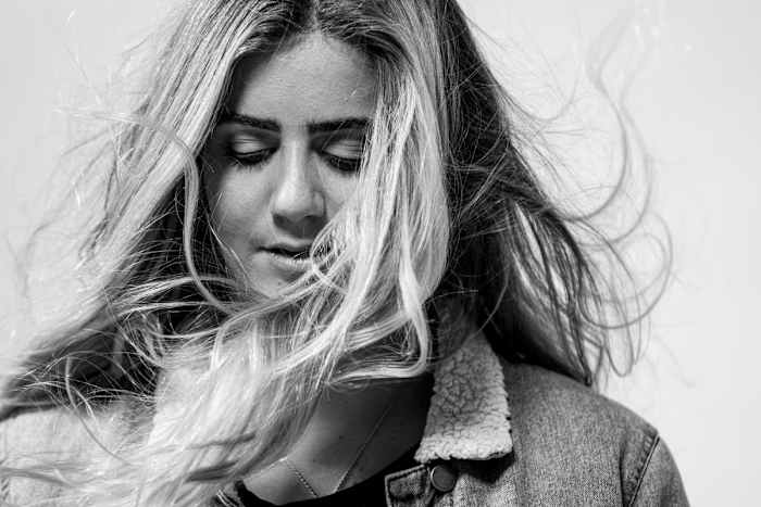 caroline-marks-black-and-white-portrait