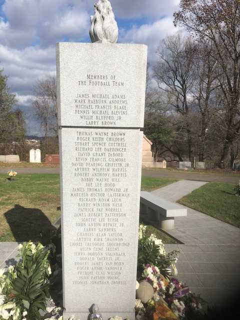 The memorial to the 1970 team at Spring Hill Cemetery.