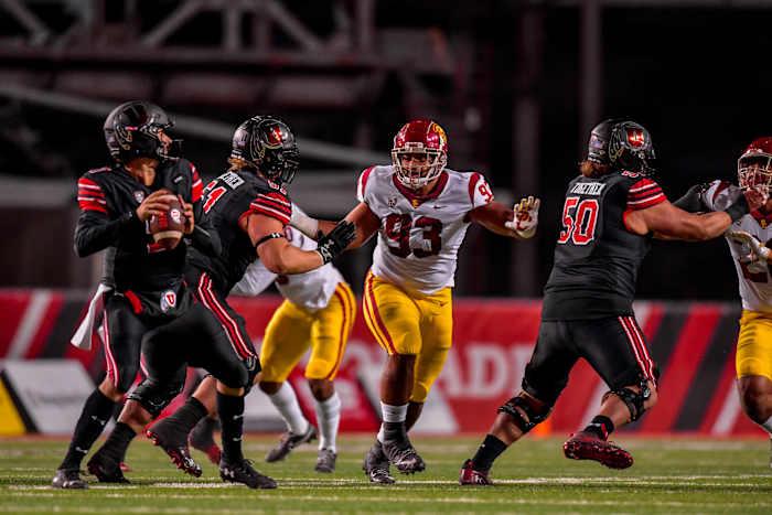 USC DL Marlon Tuipulotu. Credit: John McGillen/USC Athletics