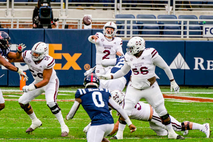 Mississippi State throws during the 2020 Egg Bowl