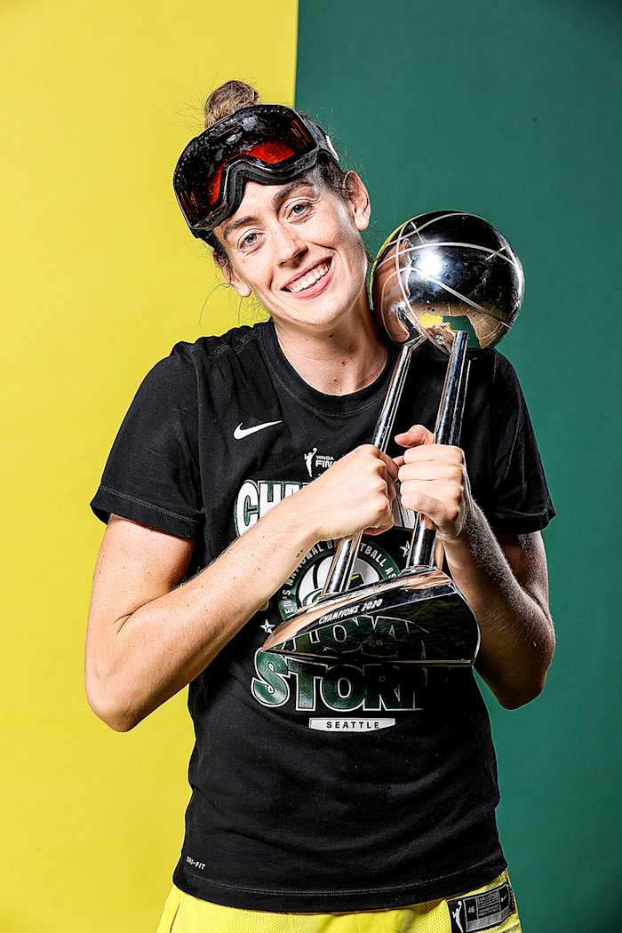 breanna-stewart-trophy