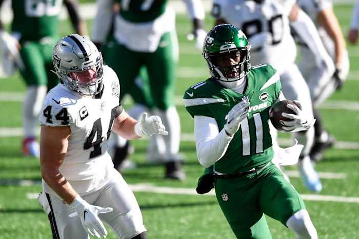 Jets WR Denzel Mims running after catch vs. Raiders