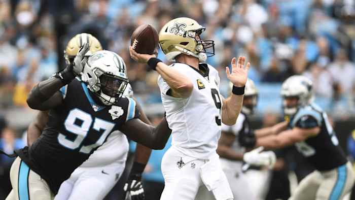 Drew Brees passes against Carolina