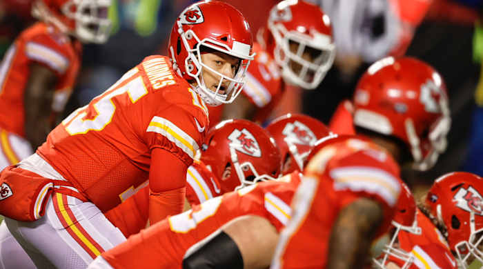 Patrick Mahomes plays in the 2020 AFC Championship