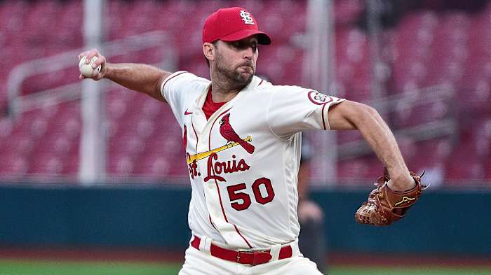 Adam Wainwright pitches against the Brewers at Busch Stadium.