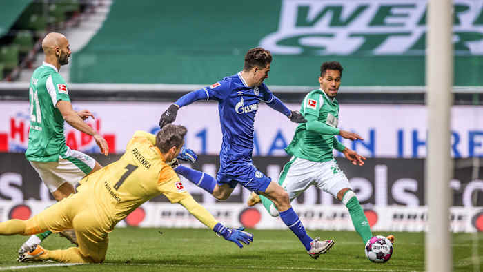 Schalke and U.S. forward Matthew Hoppe