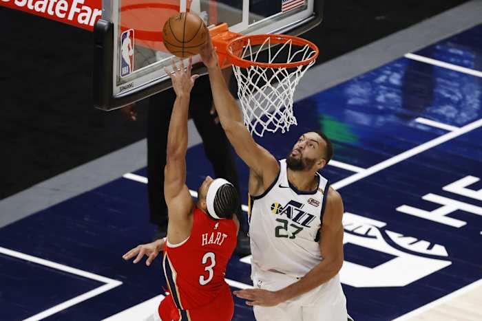 Rudy Gobert (27) blocks Josh Hart (3)