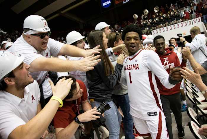 Alabama wing Herbert Jones