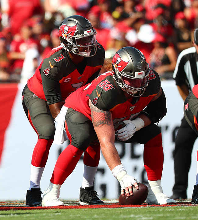 Jensen snapping to former teammate Jameis Winston ... with a glove on.