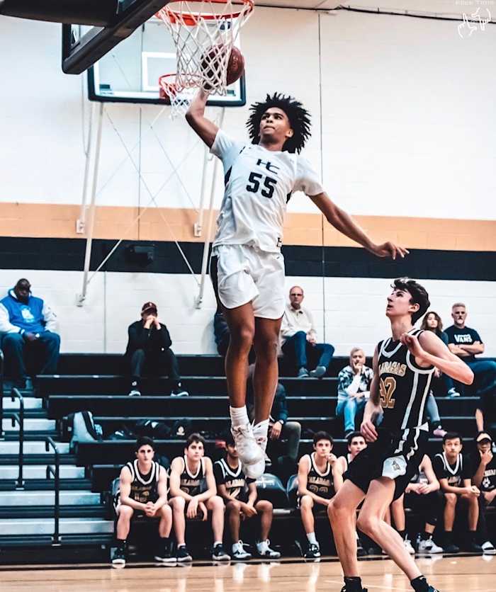 Skyy Clark reansferred to Montverde Academy for his senior season.