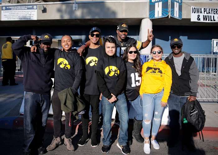 Members of Tyler Goodson's family pose for a photo before last December's Holiday Bowl. (Bryon Houlgrave/Des Moines Register-Imagn Content Services)