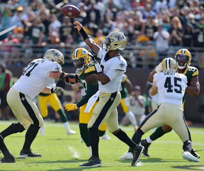 New Orleans Saints quarterback Jameis Winston (2) launches a pass against Green Bay. © Bob Self/Florida Times-Union via Imagn Content Services, LLC