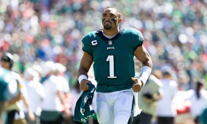 Jalen-Hurts-49ers-first-half