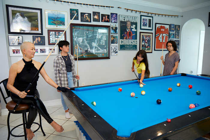 Lee with (from left) Chloe, Savannah and Cheyenne.