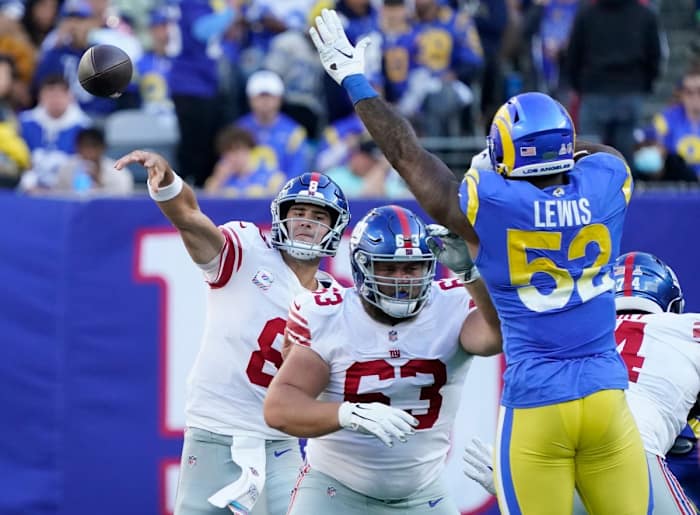 Oct 17, 2021; East Rutherford, New Jersey, USA; New York Giants quarterback Daniel Jones (8) throws against the Los Angeles Rams at MetLife Stadium.