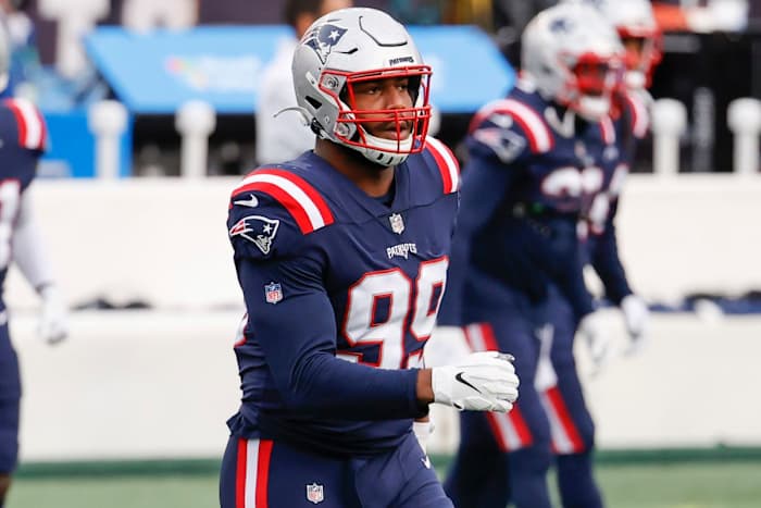 Patriots DT Byron Cowart