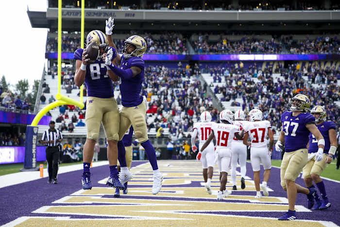 Cade Otton celebrates a touchdown against Arkansas State.
