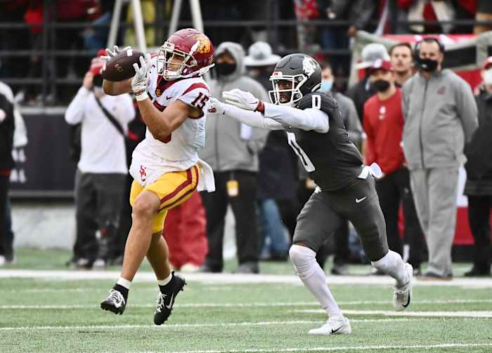 Drake London dominated Washington State by catching 13 passes for 170 yards and two touchdowns