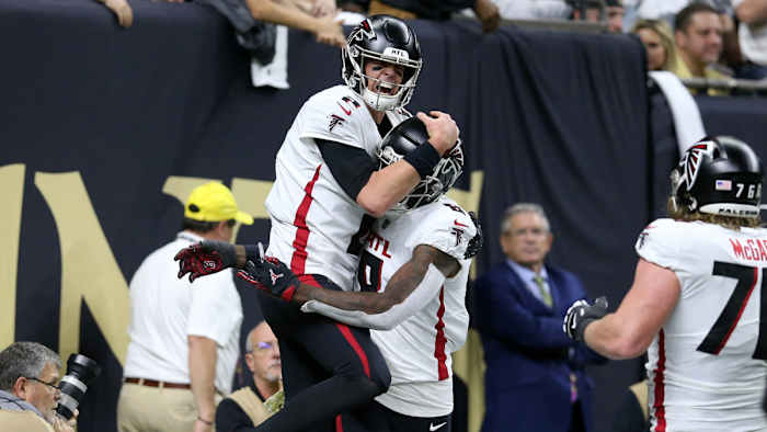 Matt Ryan Kyle Pitts celebrate vs. New Orleans Saints