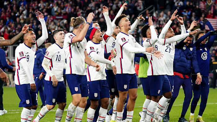 USMNT players celebrate beating Mexico