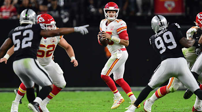 patrick-mahomes-chiefs-raiders-sunday-night-football