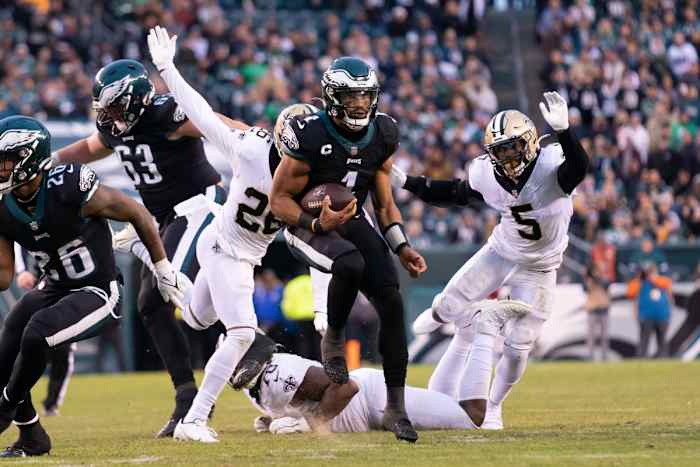 Philadelphia Eagles quarterback Jalen Hurts (1)