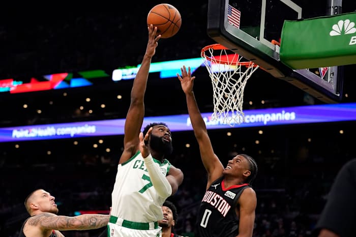 JAYLEN BROWN LAYUP VS ROCKETS