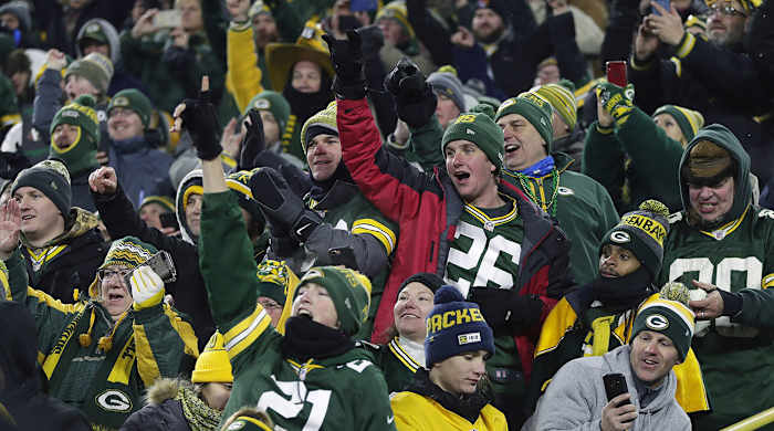 green-bay-packers-fans-stock