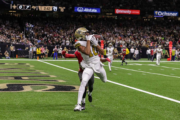 New Orleans Saints receiver Tre'Quan Smith (10) catches a touchdown against Buccaneers cornerback Ross Cockrell (43). Mandatory Credit: Stephen Lew-USA TODAY