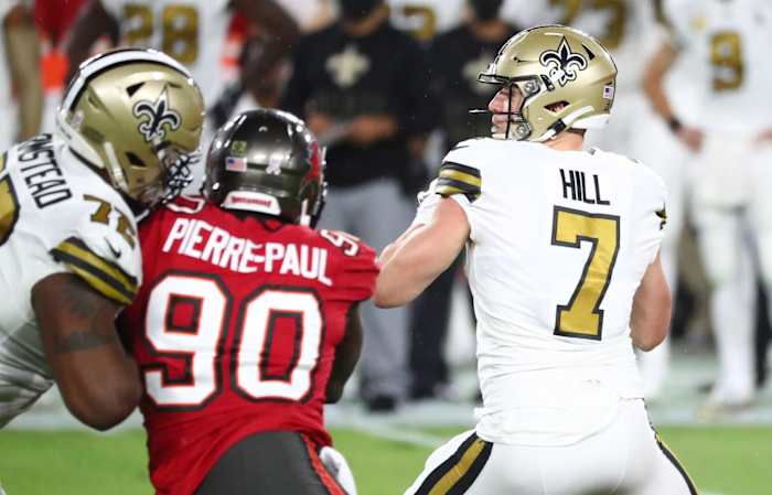 New Orleans Saints Taysom Hill (7) drops back to pass against the Tampa Bay Buccaneers. Mandatory Credit: Kim Klement-USA TODAY
