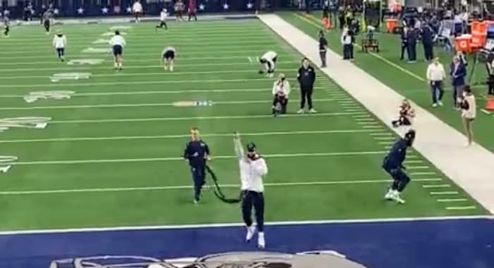 F234E2A5-7CC7-4BAF-BC30-2C46E7EE3809