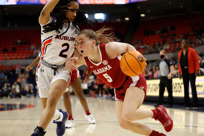 012322_WBB_BarberHa_Auburn_SL01353