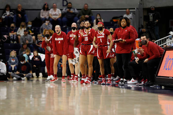 012322_WBB_Team_Auburn_SL01370