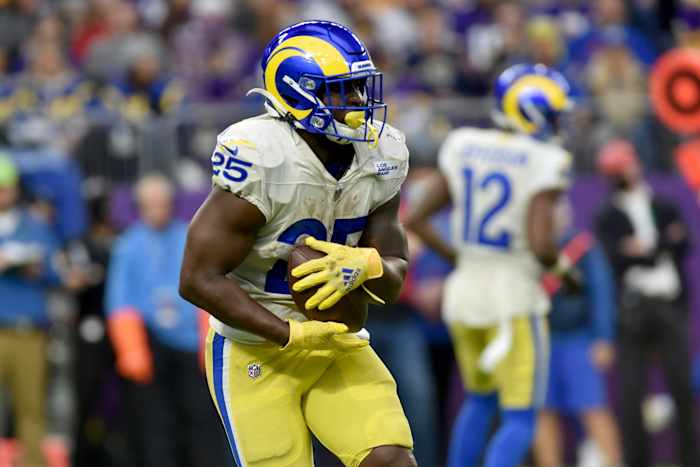 Los Angeles Rams RB Sony Michel warms up before game