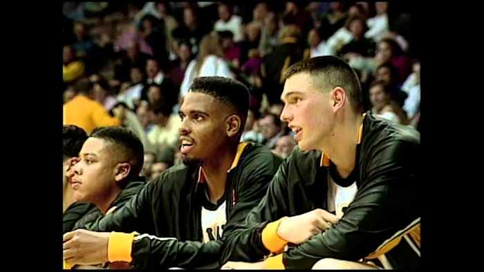 Acie Earl, Chris Street