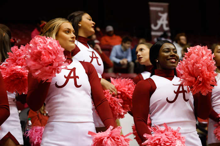 021322_WBB_Cheer_Kentucky_JH0179