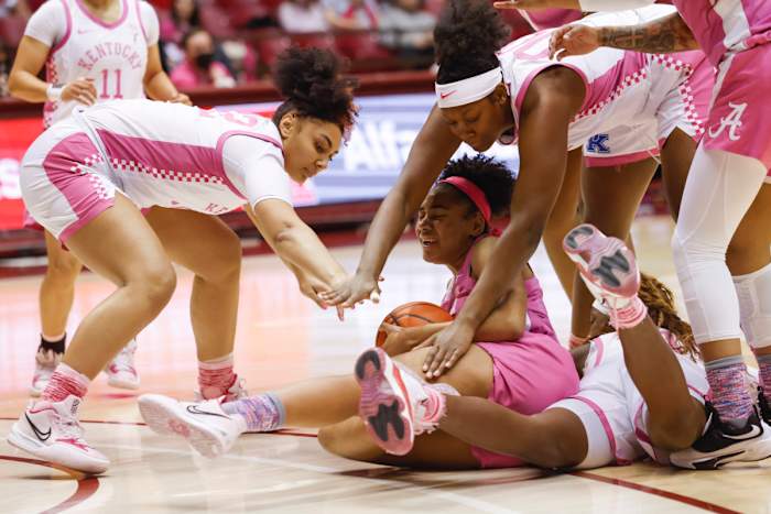 021322_WBB_DavisBr_Kentucky_JH0730