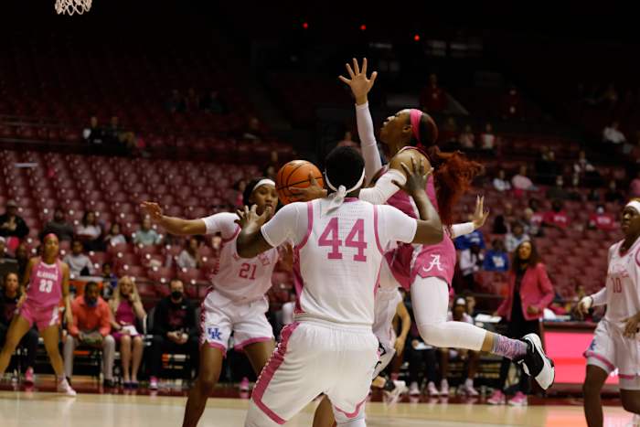 021322_WBB_MingoYoungJa_Kentucky_JH0186