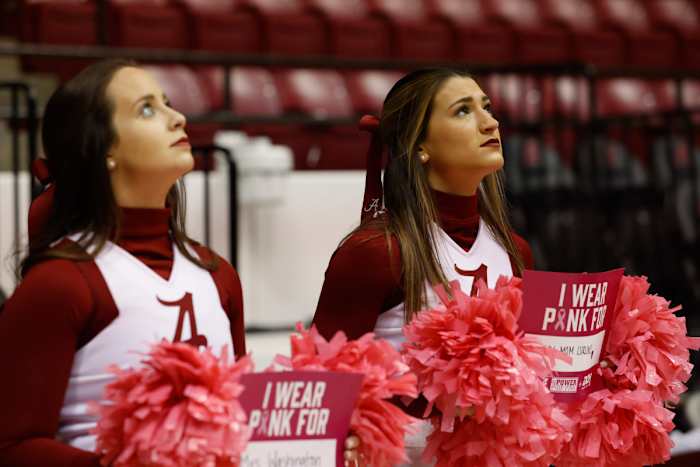 021322_WBB_SIgn_Kentucky_JH0541