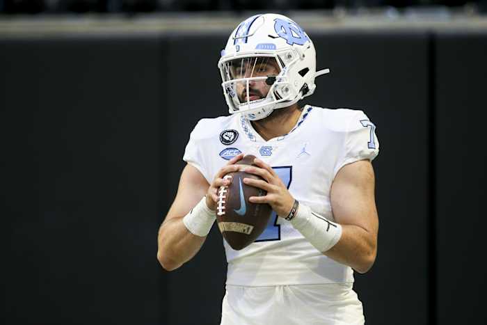 North Carolina QB Sam Howell warms up before game
