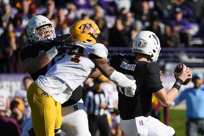Minnesota Golden Gophers EDGE Boye Mafe sacks Northwestern quarterback