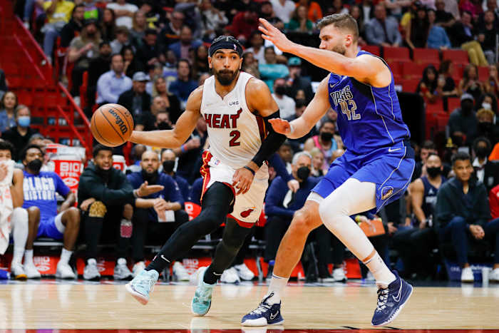 77860EC8-2F01-4EFE-8AA2-8F6DAD54014D