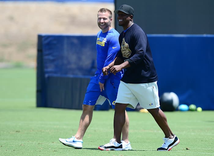 May 27, 2021; Thousand Oaks, CA, USA; Los Angeles Rams head coach Sean McVay speaks with defensive coordinator Raheem Morris during organized team activities.
